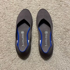 Rothy’s size 8 flats in retired Mink. These fit like a SS 7!